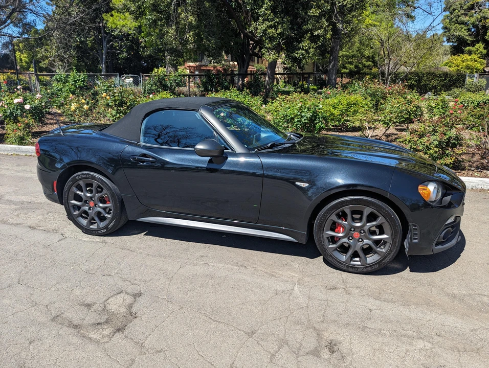 2017 Fiat 124 Spider - Image 25 of 31