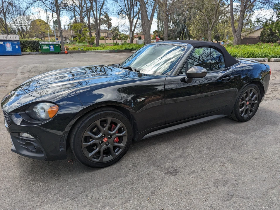 2017 Fiat 124 Spider - Image 17 of 31