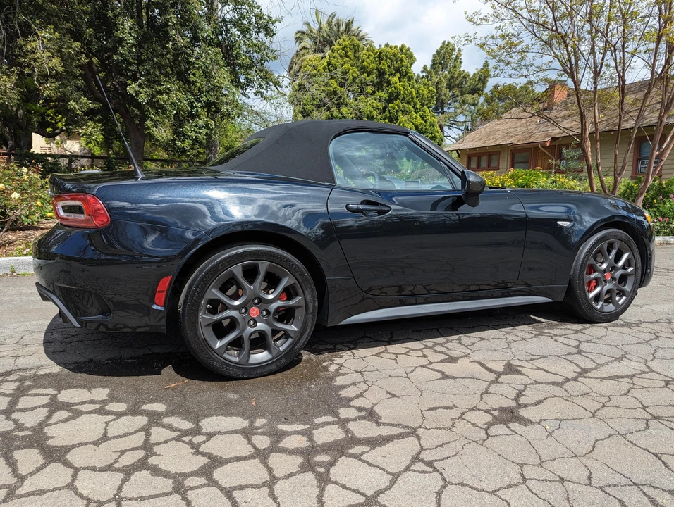 2017 Fiat 124 Spider - Image 23 of 31