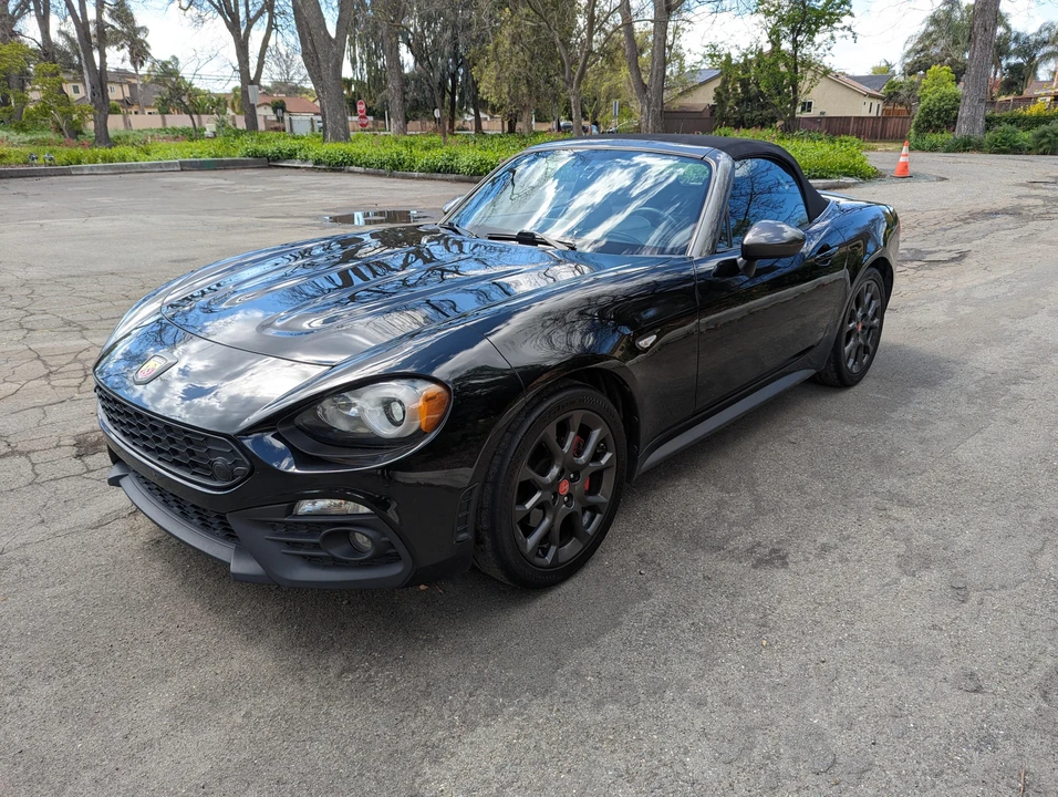 2017 Fiat 124 Spider - Image 16 of 31