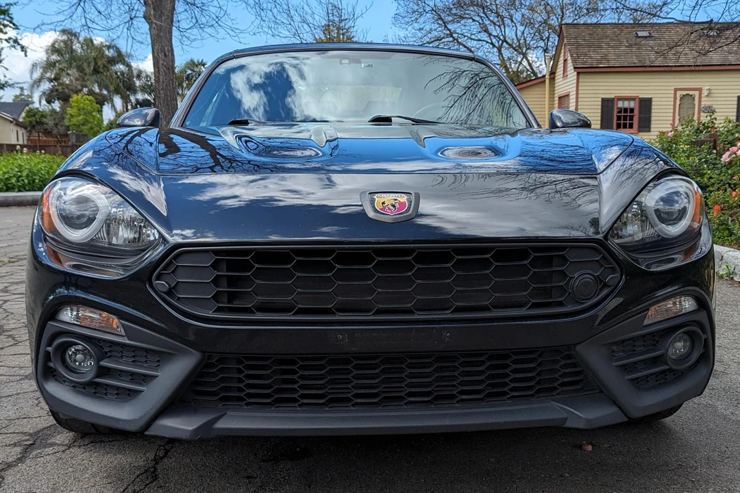 2017 Fiat 124 Spider - Image 2 of 31