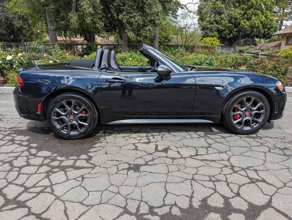 2017 Fiat 124 Spider - Image 10 of 31