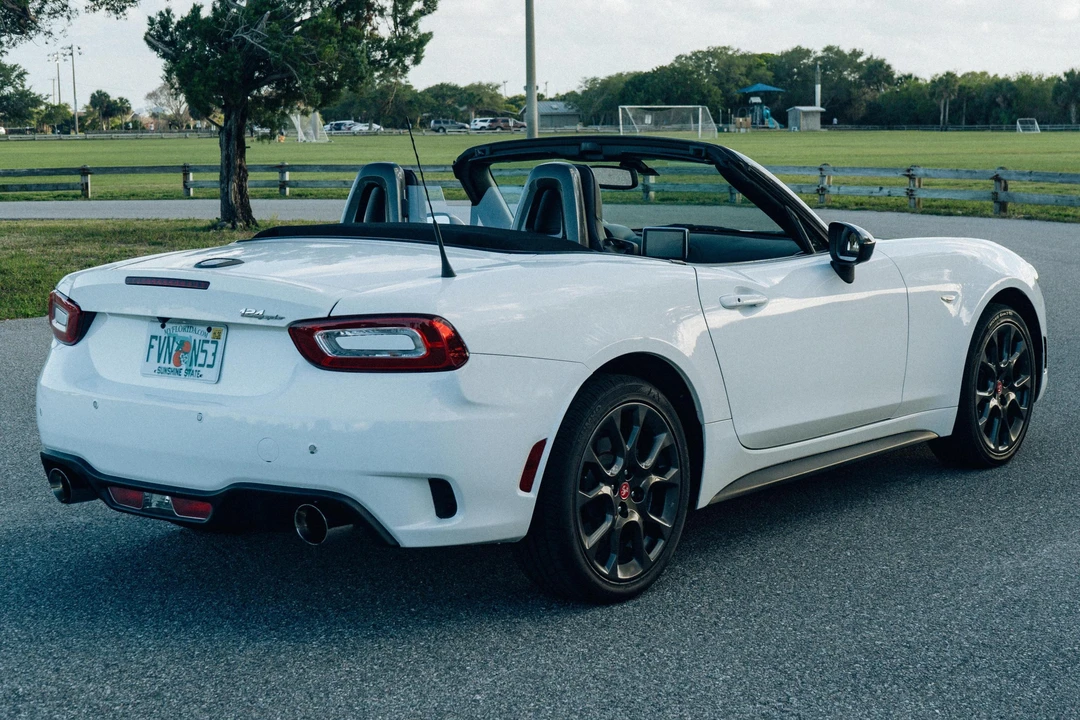2017 Fiat 124 Spider - Image 4 of 31
