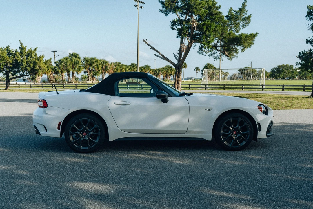 2017 Fiat 124 Spider - Image 12 of 31