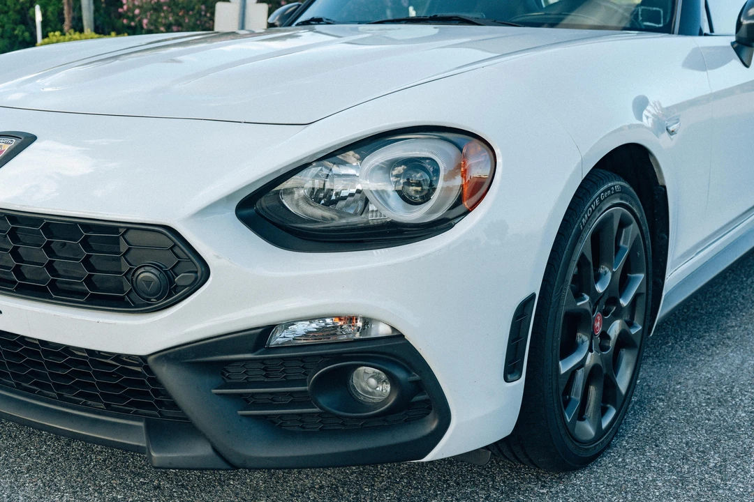 2017 Fiat 124 Spider - Image 28 of 31
