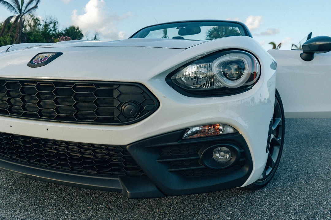 2017 Fiat 124 Spider - Image 27 of 31