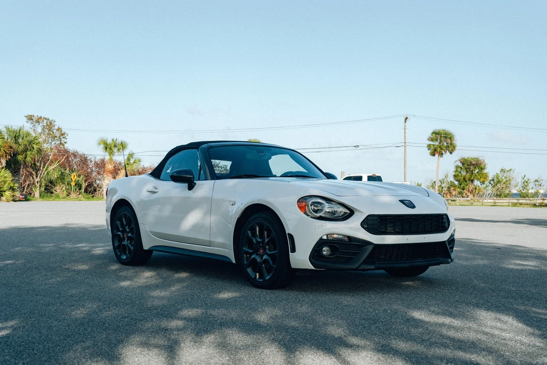 2017 Fiat 124 Spider - Image 13 of 31