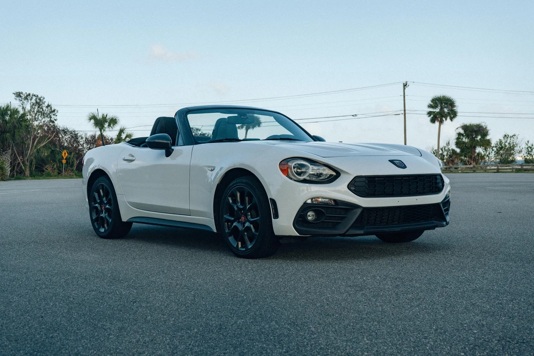 2017 Fiat 124 Spider - Image 17 of 31