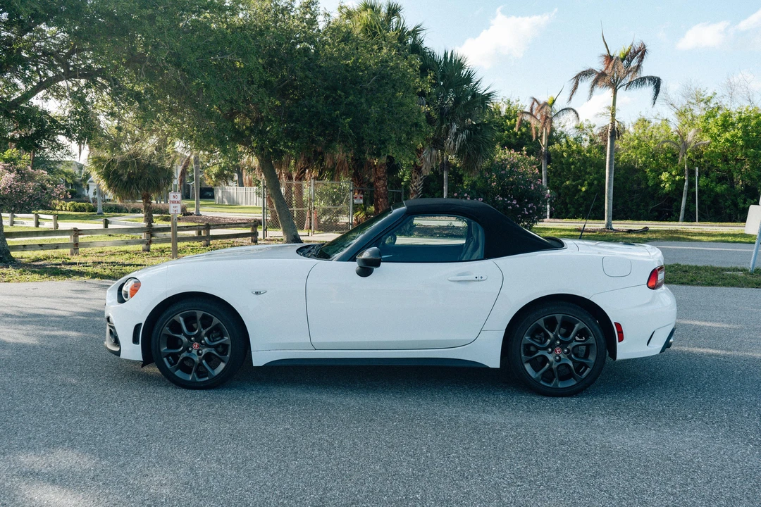 2017 Fiat 124 Spider - Image 8 of 31