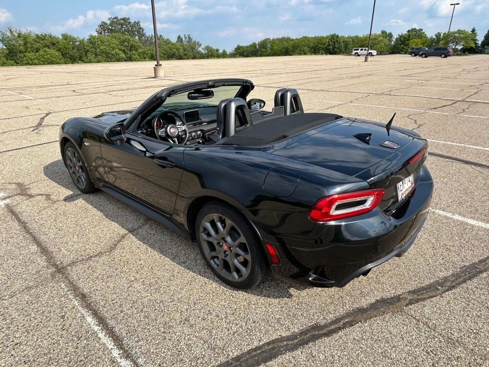 2017 Fiat 124 Spider - Image 8 of 31