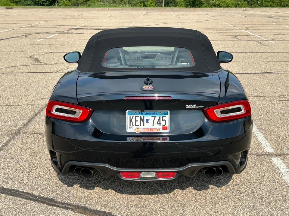 2017 Fiat 124 Spider - Image 13 of 31