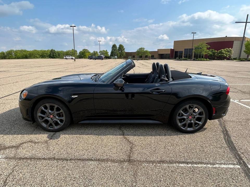 2017 Fiat 124 Spider - Image 7 of 31