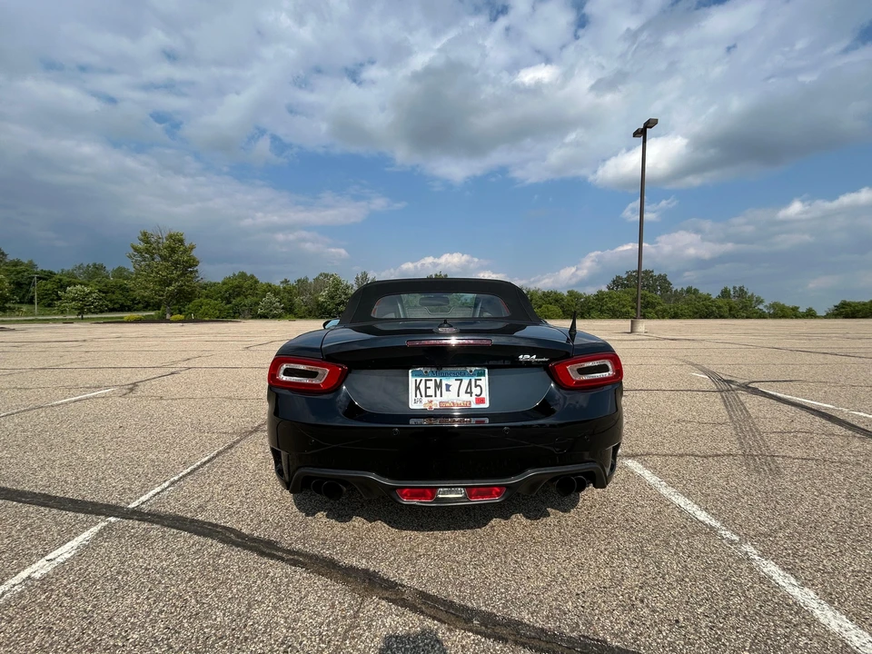 2017 Fiat 124 Spider - Image 14 of 31