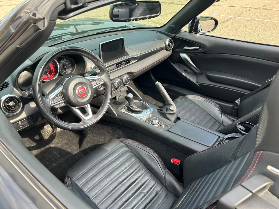 2017 Fiat 124 Spider - Image 29 of 31