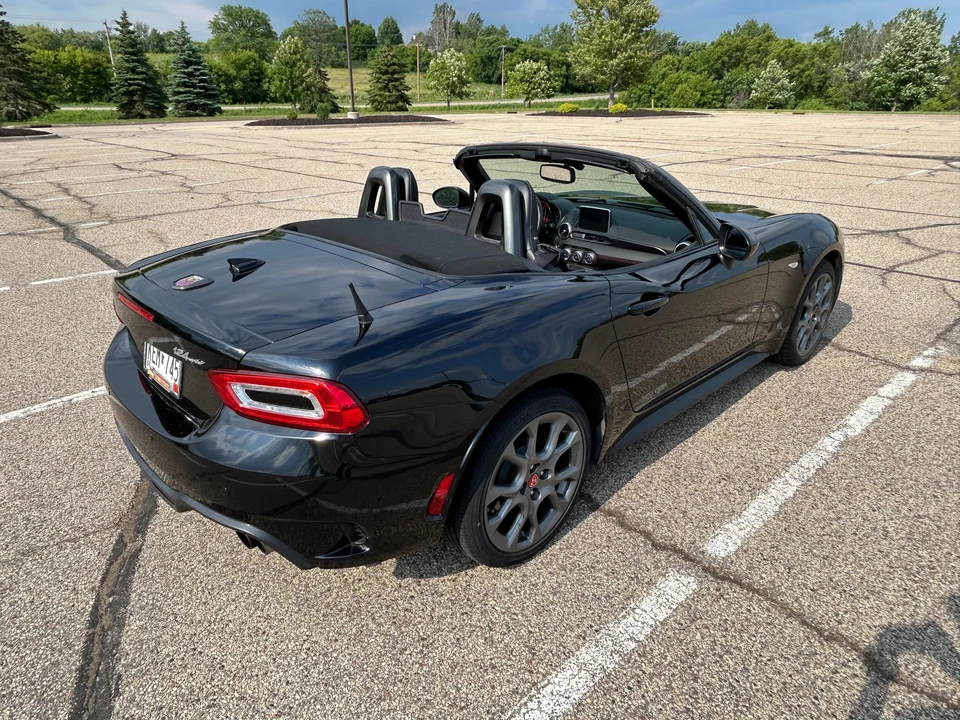 2017 Fiat 124 Spider - Image 9 of 31