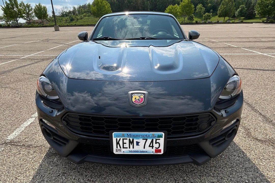 2017 Fiat 124 Spider - Image 2 of 31