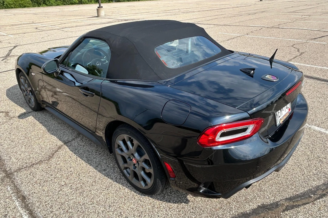 2017 Fiat 124 Spider - Image 4 of 31