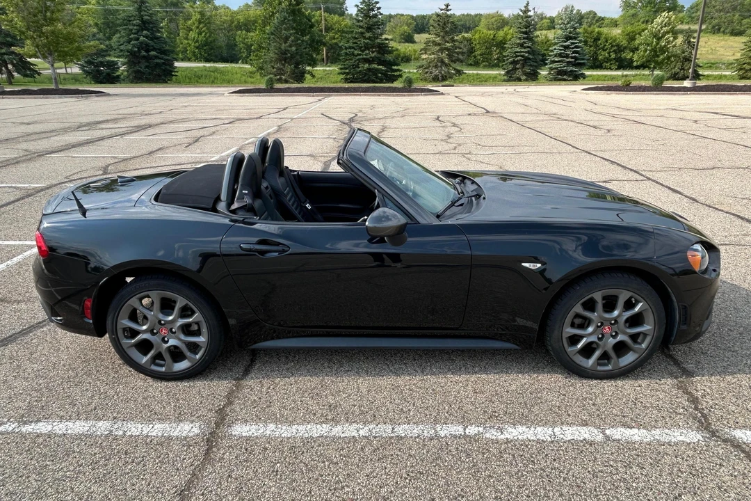 2017 Fiat 124 Spider - Image 3 of 31