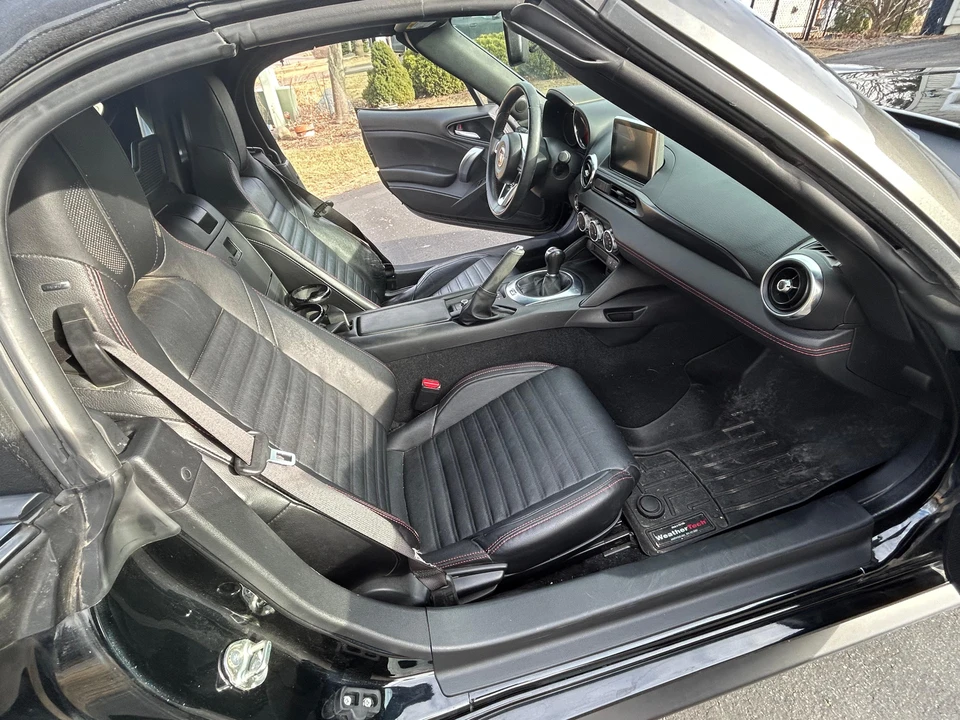 2017 Fiat 124 Spider - Image 28 of 31