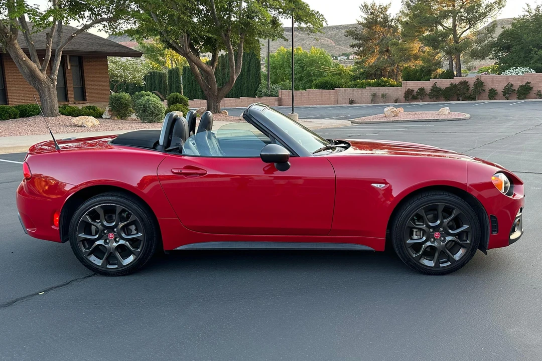 2017 Fiat 124 Spider - Image 3 of 31