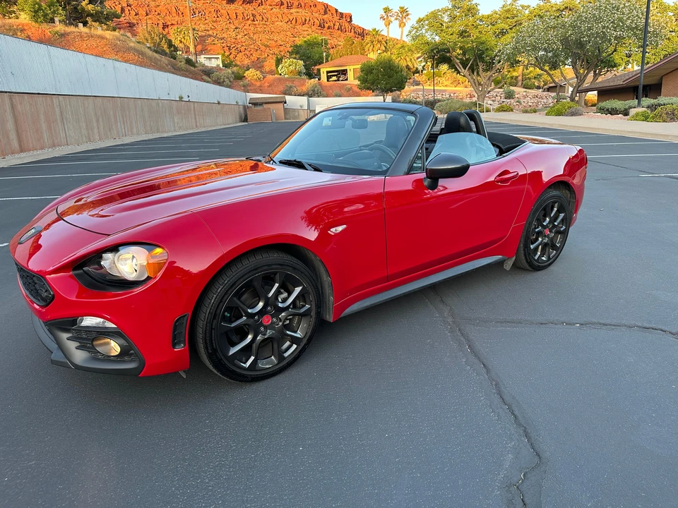 2017 Fiat 124 Spider - Image 8 of 31