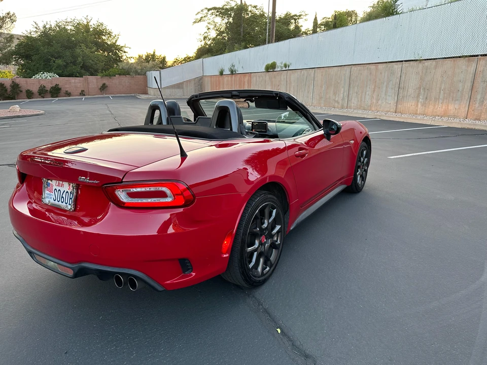 2017 Fiat 124 Spider - Image 14 of 31