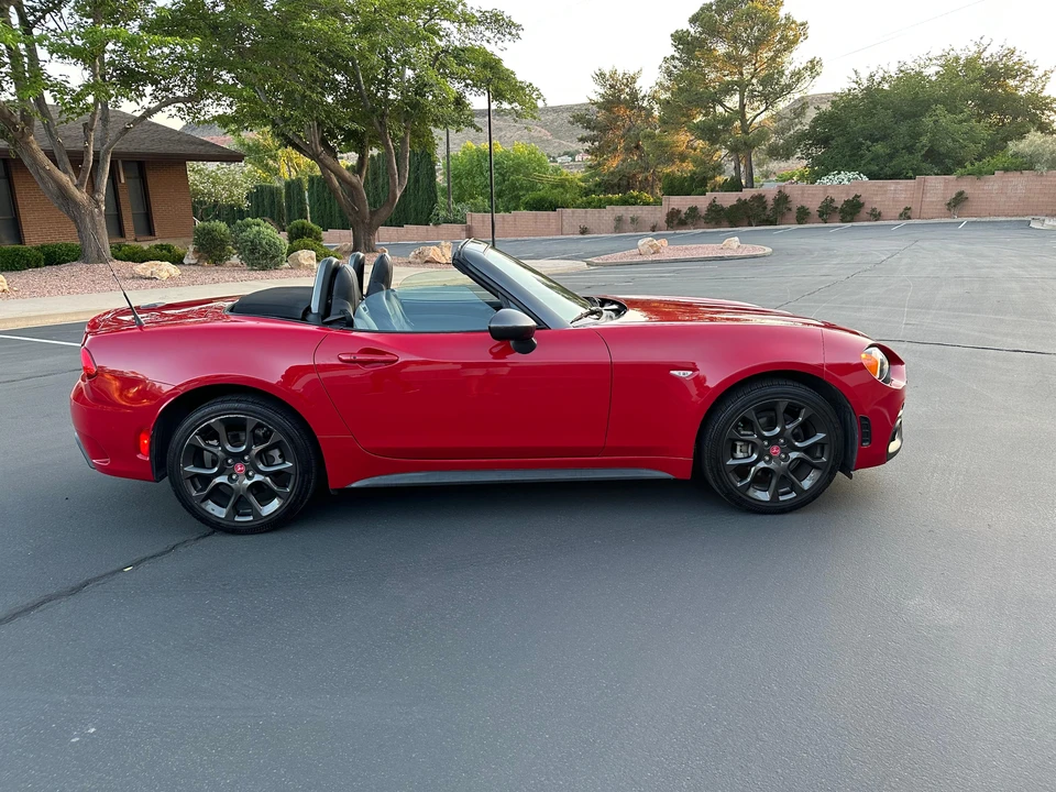 2017 Fiat 124 Spider - Image 18 of 31