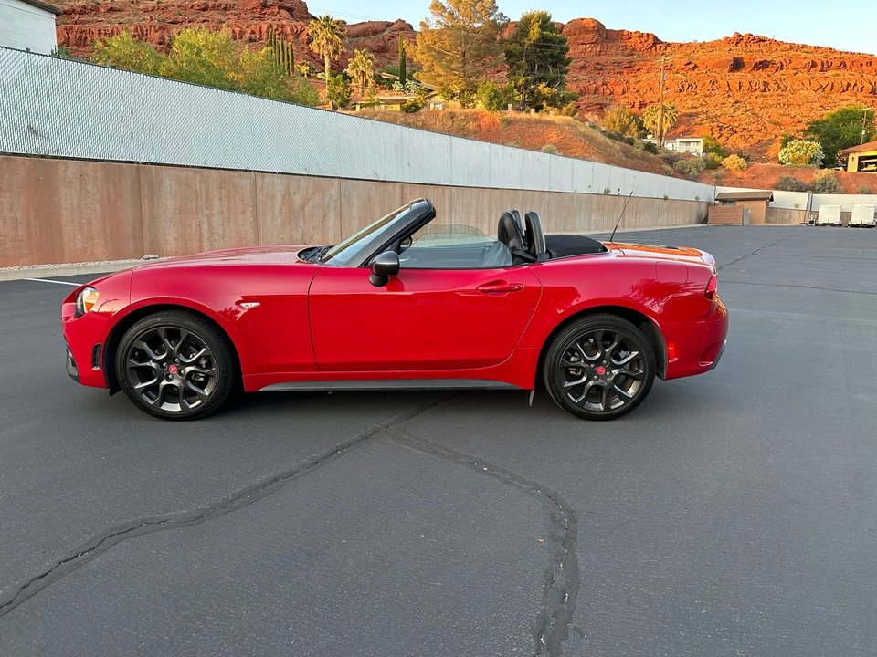 2017 Fiat 124 Spider - Image 9 of 31