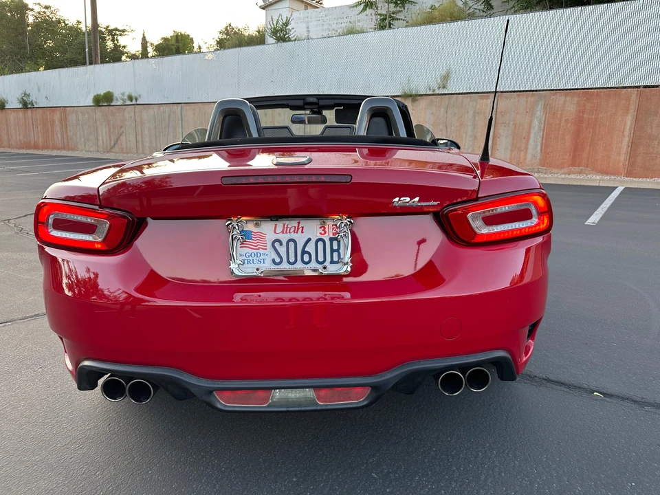 2017 Fiat 124 Spider - Image 13 of 31