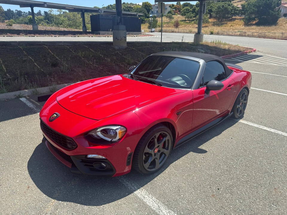 2017 Fiat 124 Spider - Image 14 of 31