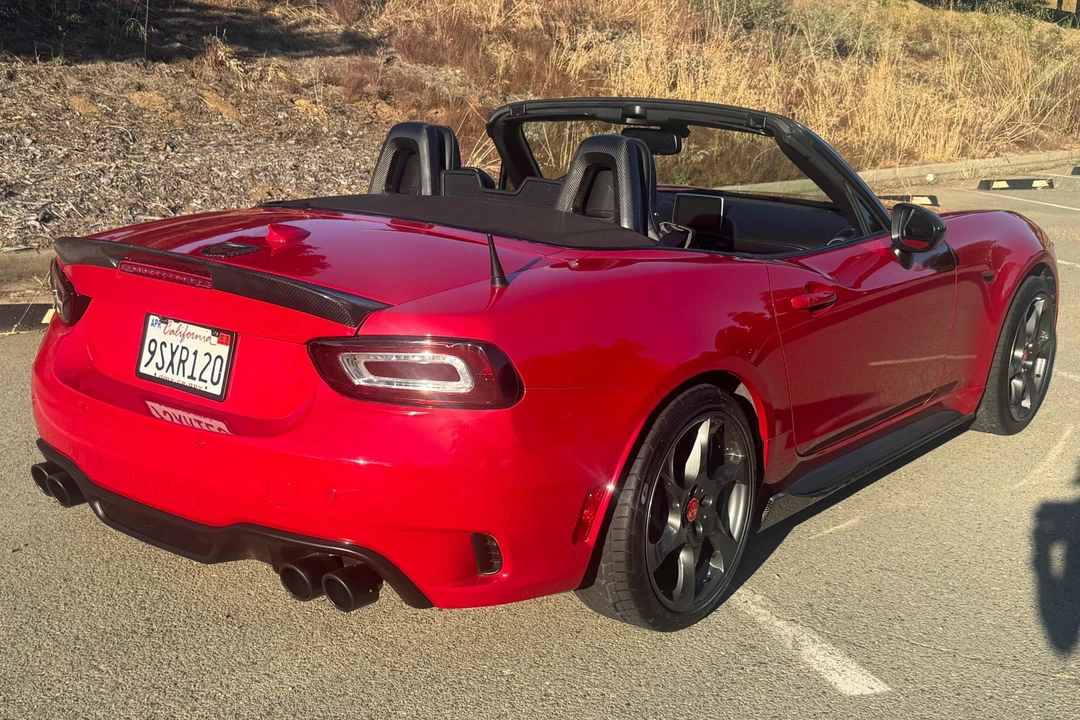 2017 Fiat 124 Spider - Image 11 of 31