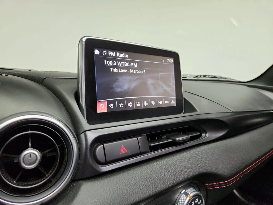 2017 Fiat 124 Spider - Image 16 of 25