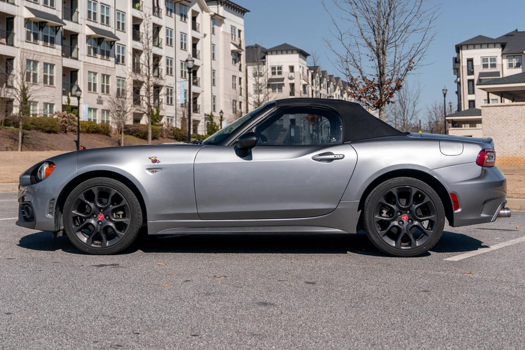2017 Fiat 124 Spider - Image 3 of 31