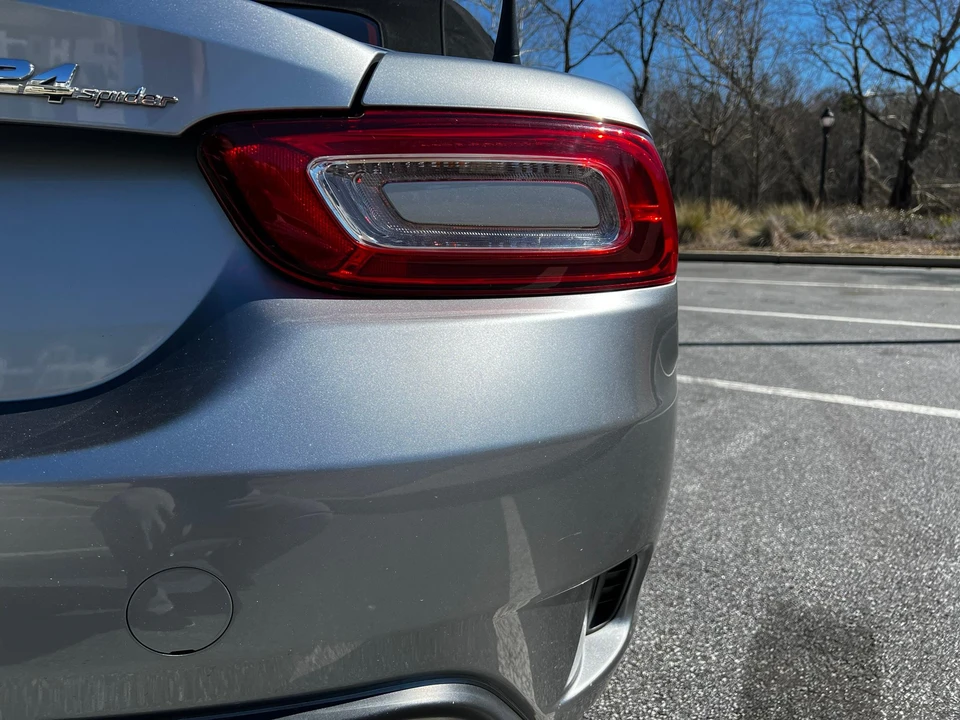 2017 Fiat 124 Spider - Image 25 of 31