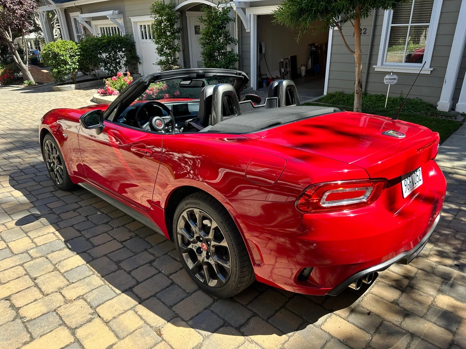 2017 Fiat 124 Spider - Image 11 of 31