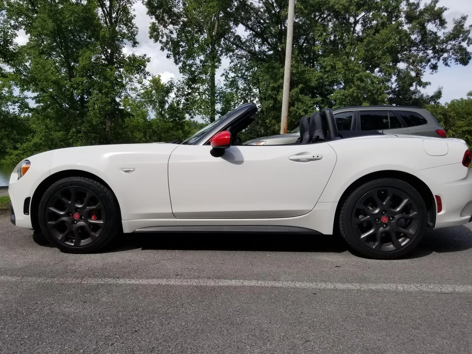 2017 Fiat 124 Spider - Image 18 of 31
