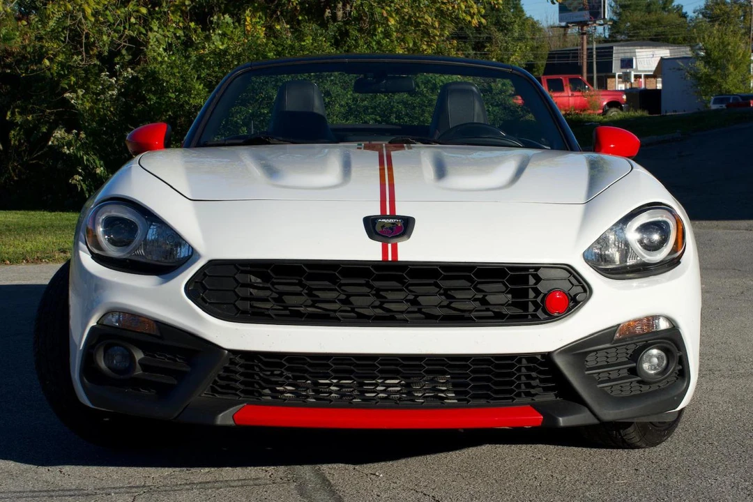 2017 Fiat 124 Spider - Image 2 of 31