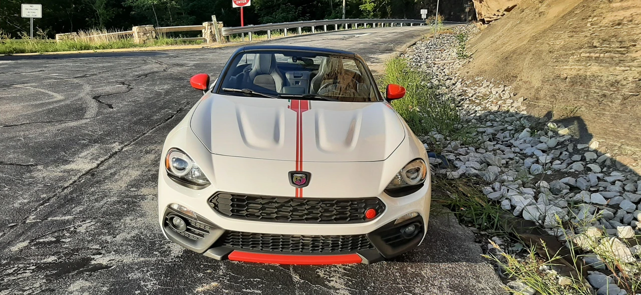 2017 Fiat 124 Spider - Image 10 of 31