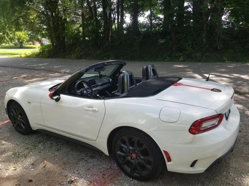 2017 Fiat 124 Spider - Image 19 of 31