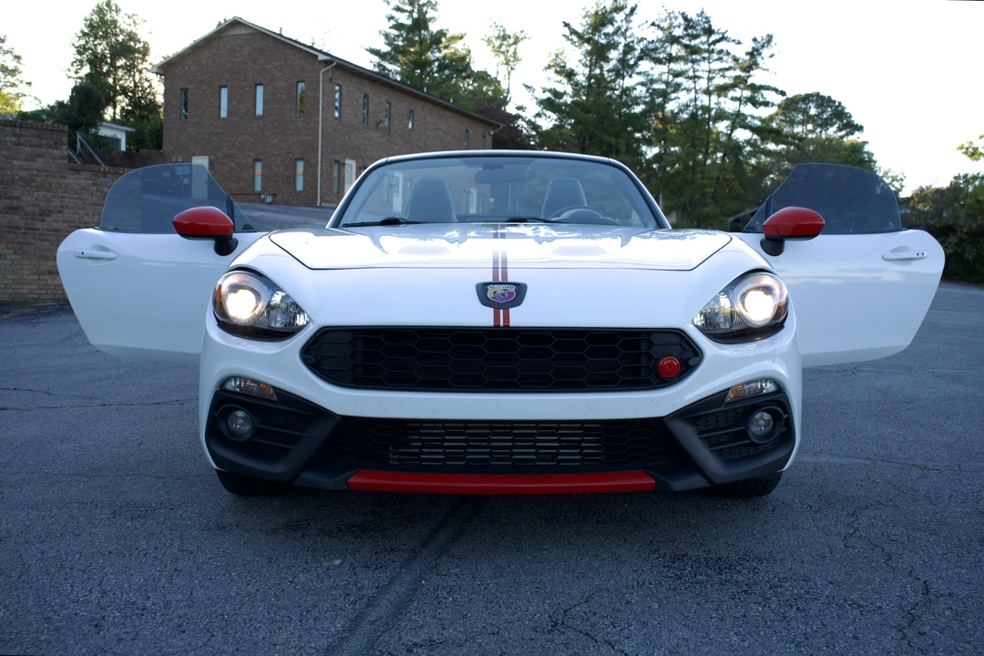 2017 Fiat 124 Spider - Image 11 of 31