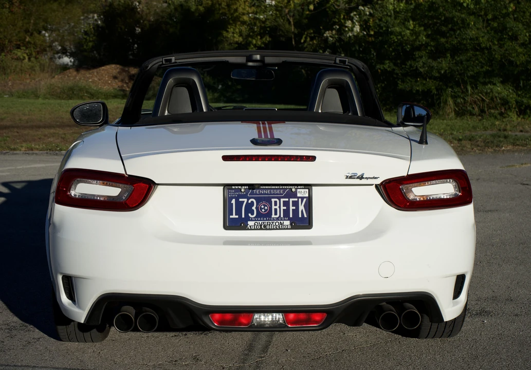 2017 Fiat 124 Spider - Image 27 of 31