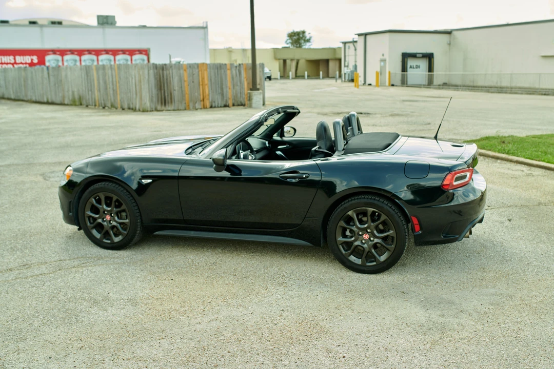 2017 Fiat 124 Spider - Image 10 of 31