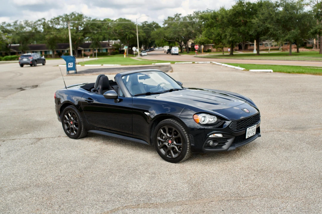 2017 Fiat 124 Spider - Image 16 of 31