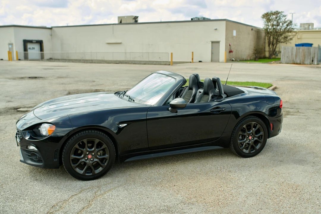 2017 Fiat 124 Spider - Image 8 of 31