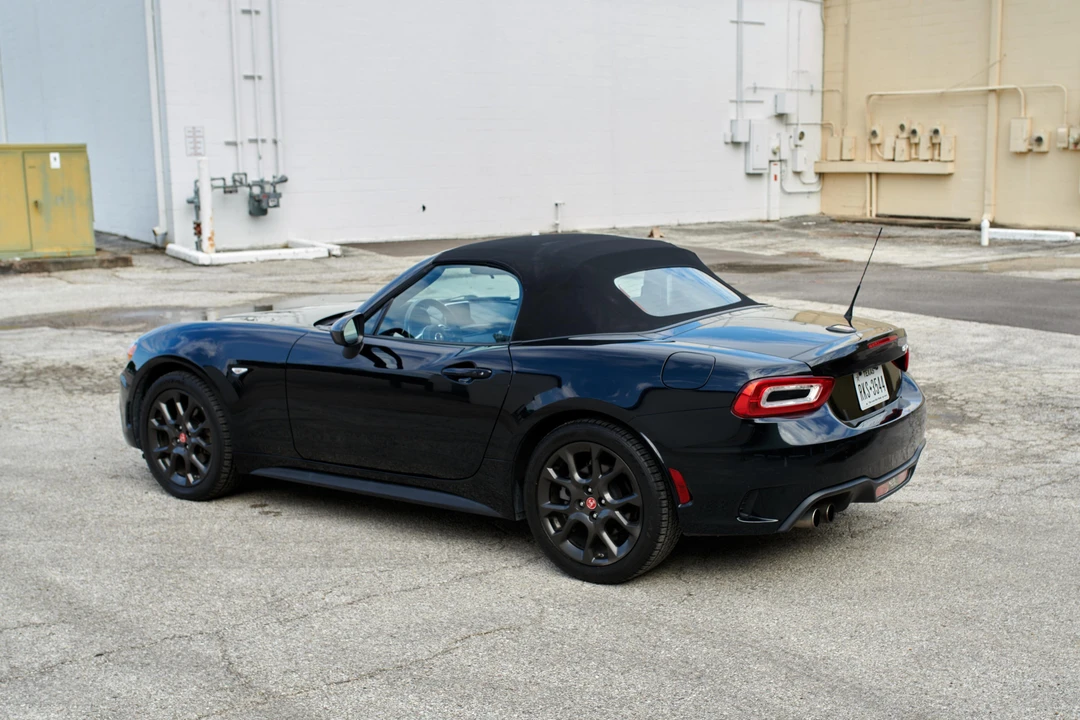 2017 Fiat 124 Spider - Image 22 of 31