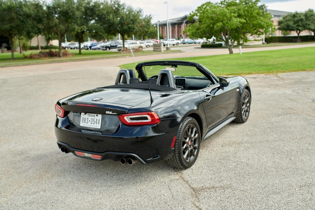 2017 Fiat 124 Spider - Image 13 of 31