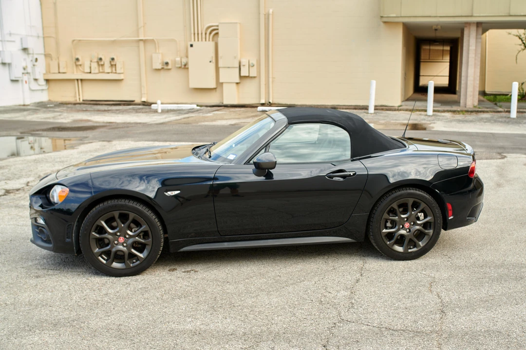 2017 Fiat 124 Spider - Image 21 of 31