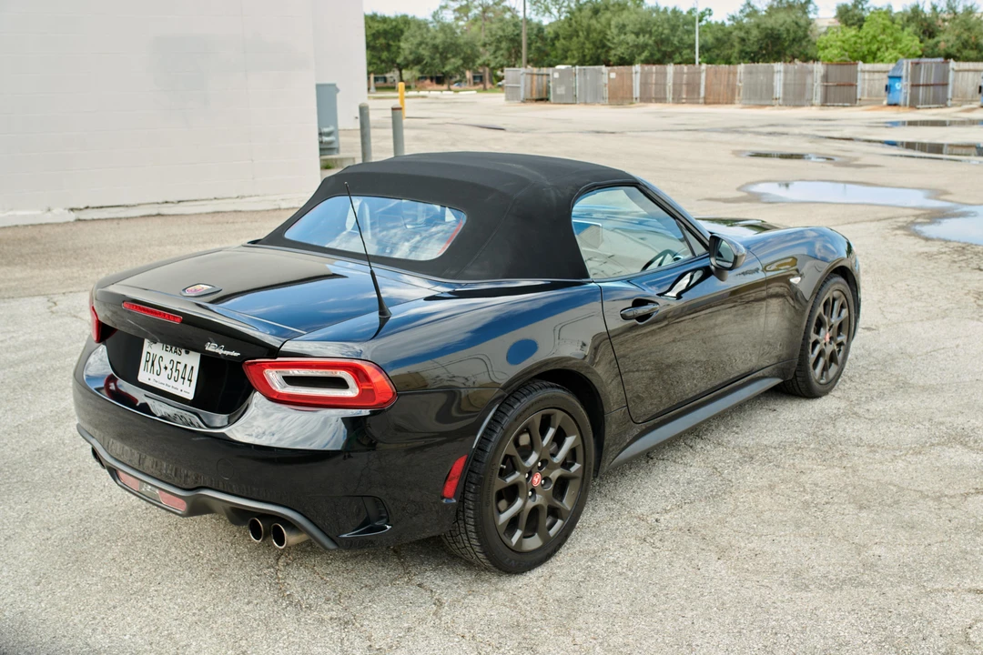 2017 Fiat 124 Spider - Image 24 of 31