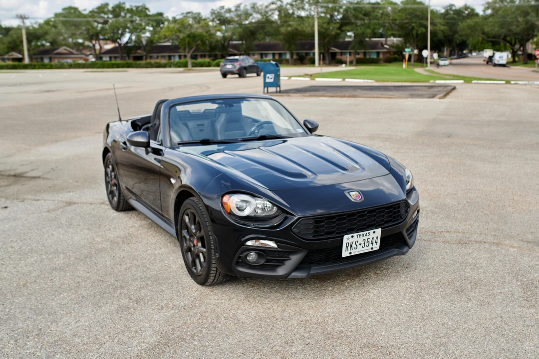 2017 Fiat 124 Spider - Image 17 of 31
