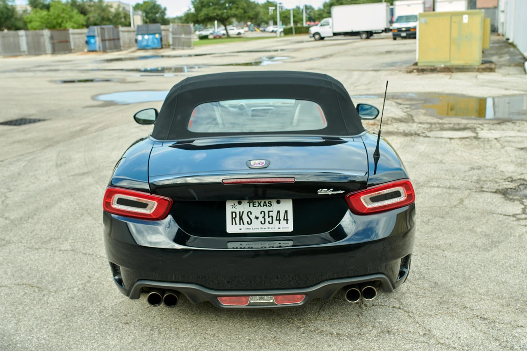 2017 Fiat 124 Spider - Image 23 of 31
